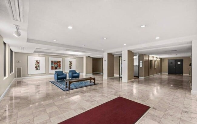 Building Photo - Bright And Luxurious 1 Bed 1 Bath Condo In Amenity-filled Woodlake Towers