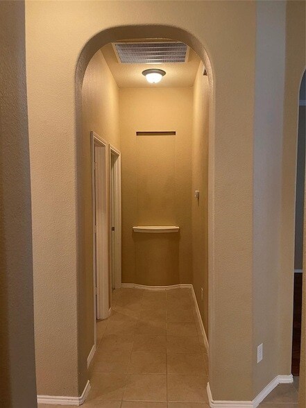 Foto del edificio - 11490 La Grange Dr