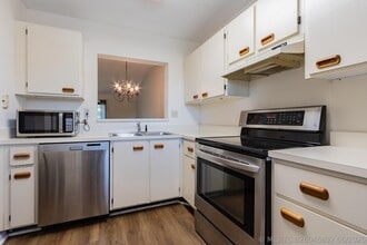 Building Photo - 9449 Boca Cove Cir