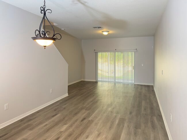 Foto del edificio - 4046 Mountain Chestnut Way