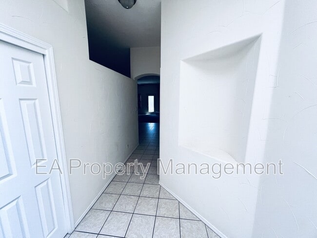 Foto del edificio - 4616 Stafford Pl NW