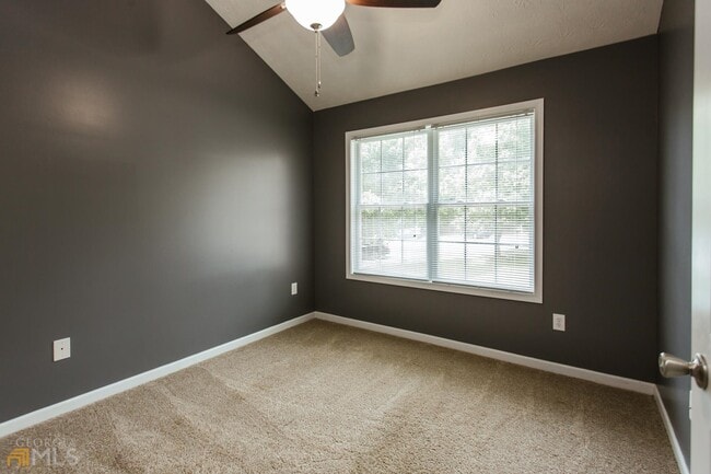 Foto del edificio - 137 Bristol Woods Dr