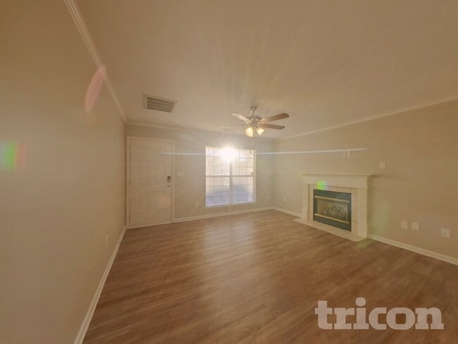 Foto del edificio - 6503 Sunman Rd