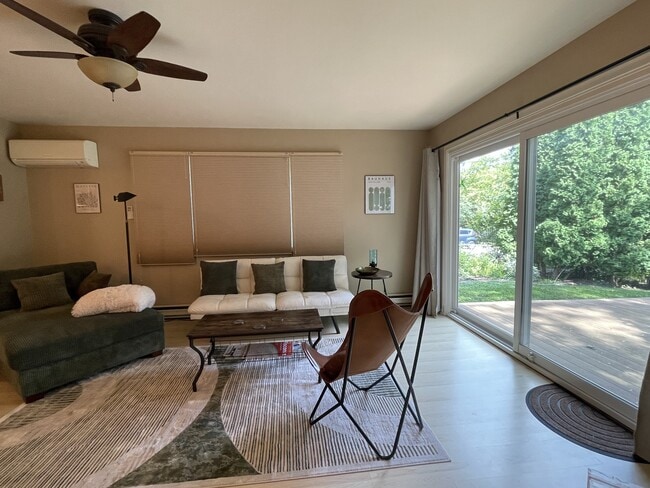 Foto del edificio - 4009 St Clair St