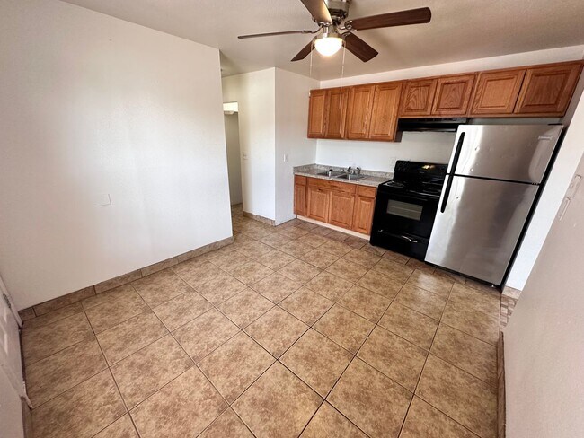 Foto del edificio - 1002 Edith Blvd SE