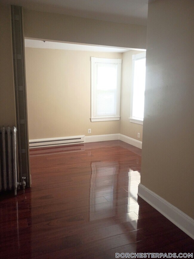 Building Photo - 30 Wenonah St
