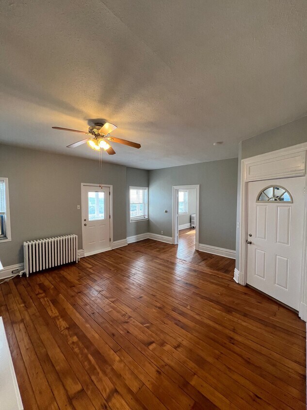 Primary Photo - 1403 Grandview Ave