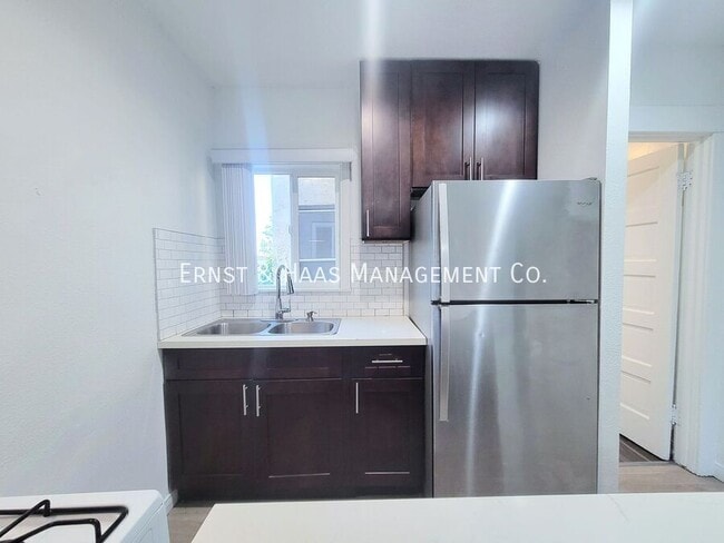 Foto del edificio - 519 W 8th St