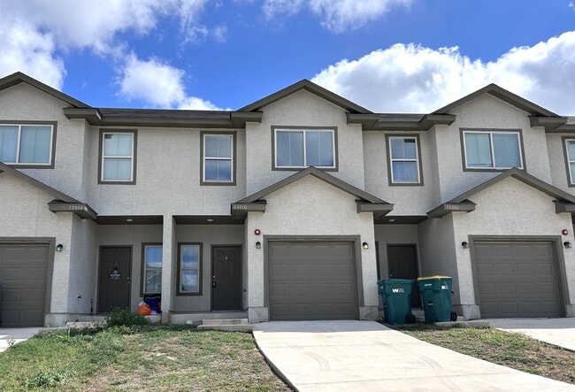 Foto del edificio - Charming Townhome Near I-35 & Randolph AFB