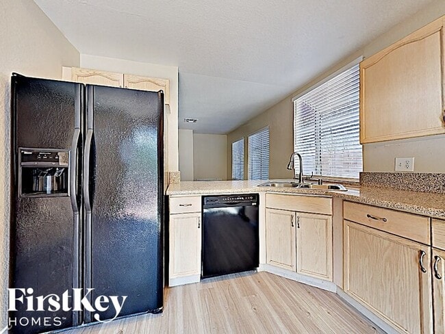 Building Photo - 1865 Casa Verde Dr