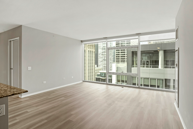 Foto del edificio - 215 E Illinois St