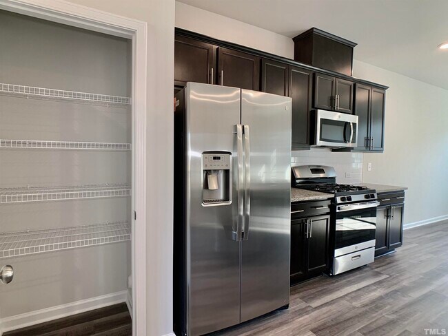 Building Photo - 4947 Southern Magnolia Dr