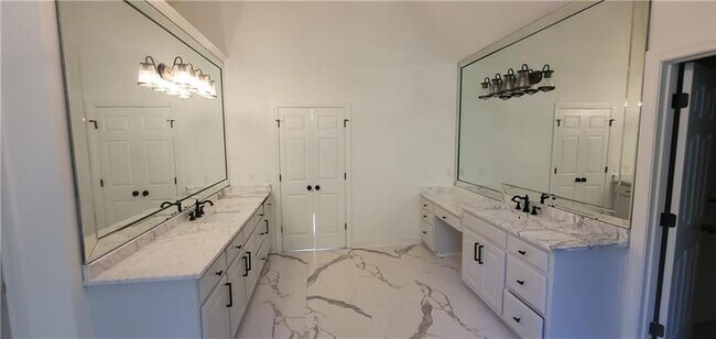 Foto del edificio - 7530 St Marlo Country Club Pkwy