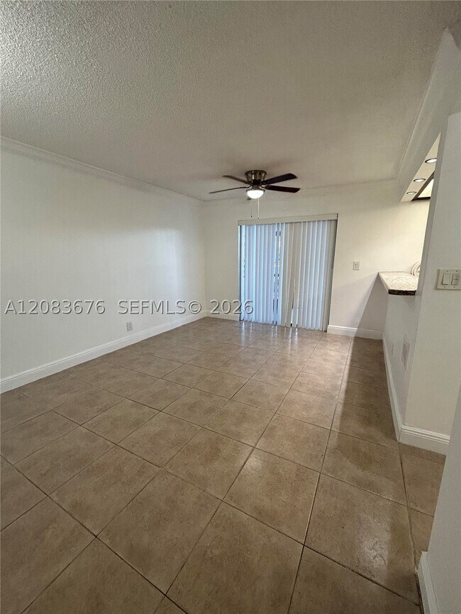 Foto del edificio - 3410 Foxcroft Rd