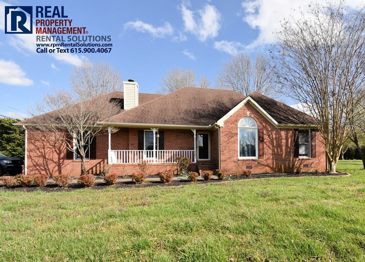 Primary Photo - * PENDING* Fantastic 3BR/2.5BA+Huge bonus ...
