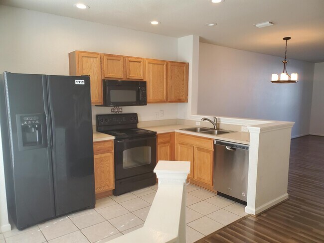 Building Photo - 4480 SW 49th Ave