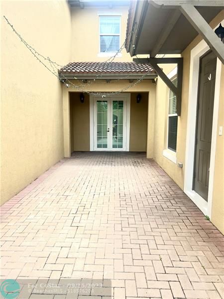 Building Photo - 1313 SW 147th Terrace