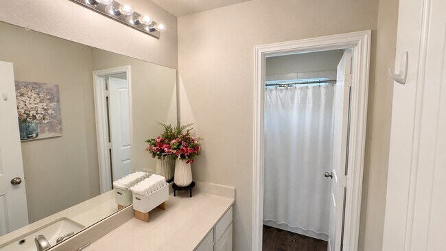 Building Photo - 2507 Moapa Dr