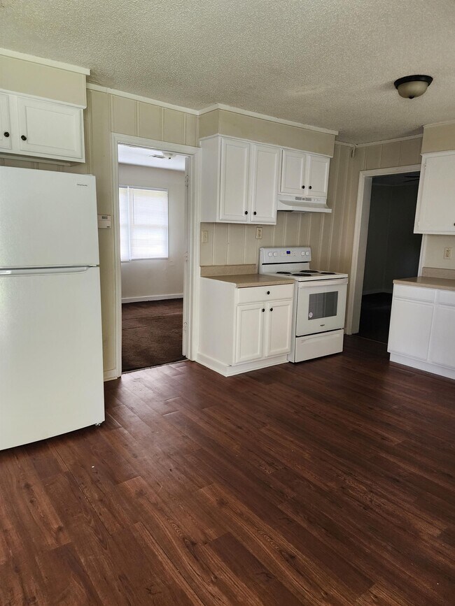 Building Photo - 1908 Wylie Dr