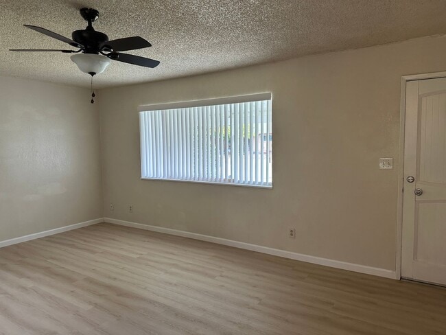 Building Photo - SPACIOUS MULTI-STORY 4 BEDROOM 2.5 BATHROOM HOME IN ANDERSON