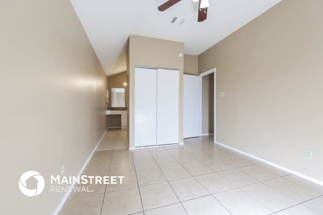 Building Photo - 11110 Grassyglen Dr