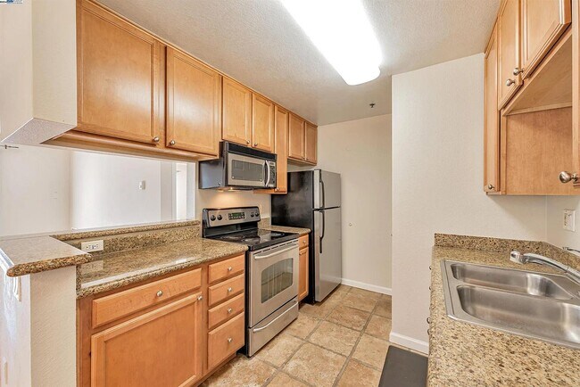 Foto del edificio - 880 E Fremont Ave