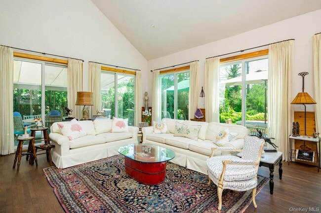 Foto del edificio - 61 Huckleberry Ln