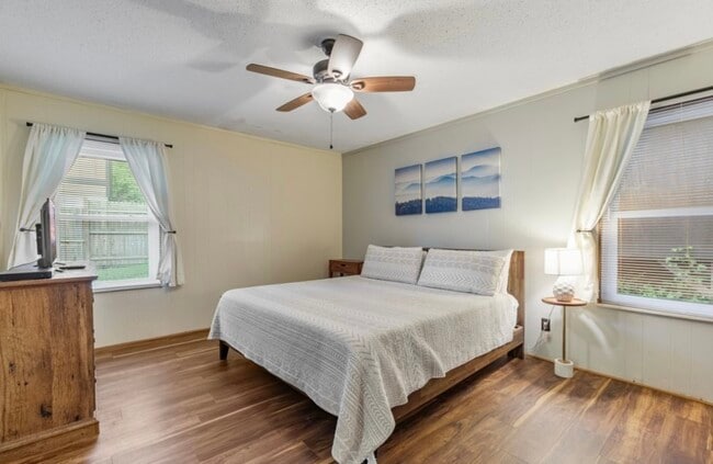 Foto del edificio - 3626 Pittman Center Rd