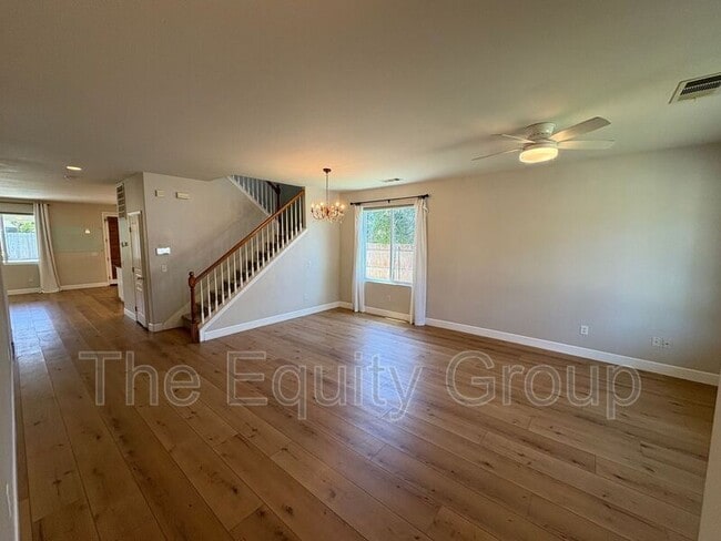 Building Photo - 5949 W Whitley Ave