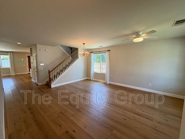 Foto del edificio - 5949 W Whitley Ave