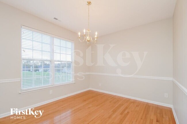 Building Photo - 5290 Crosswinds Rd