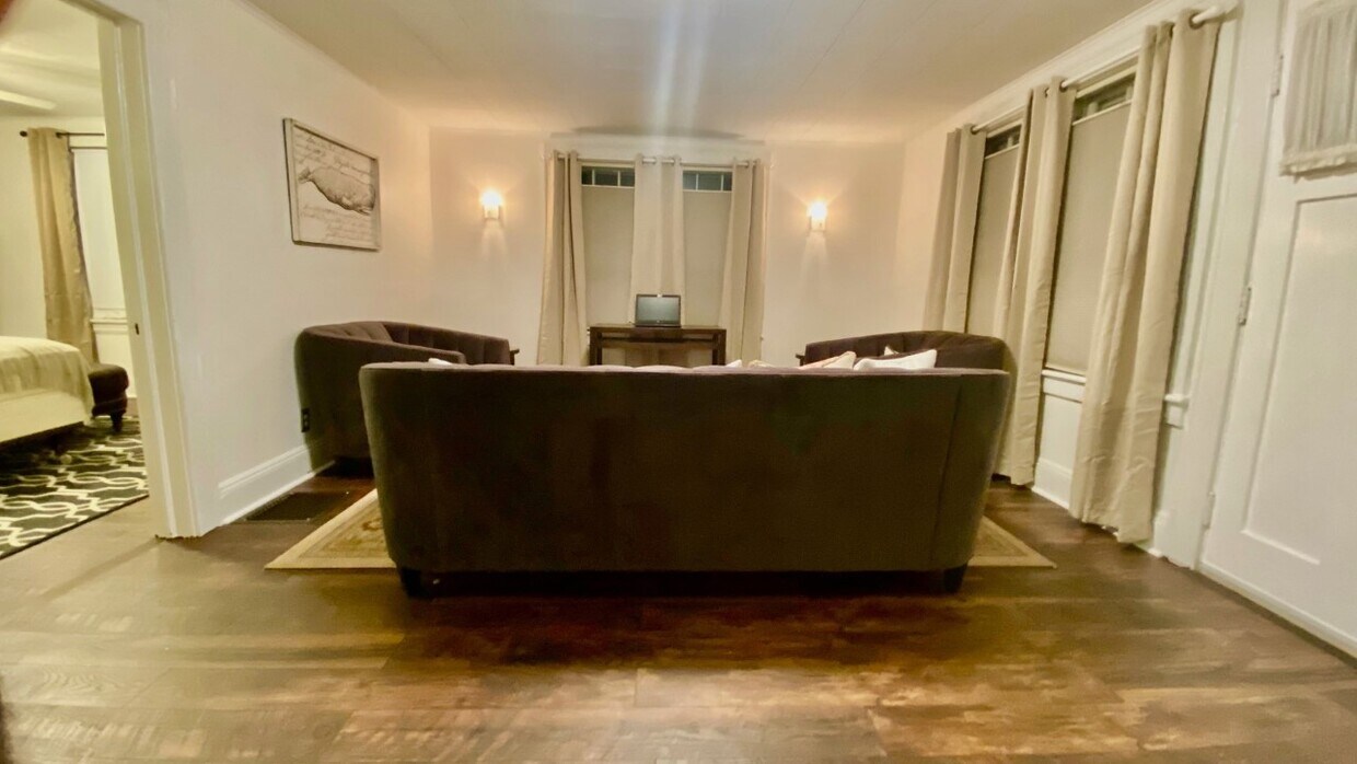 LIVING ROOM - 573 Reef Rd