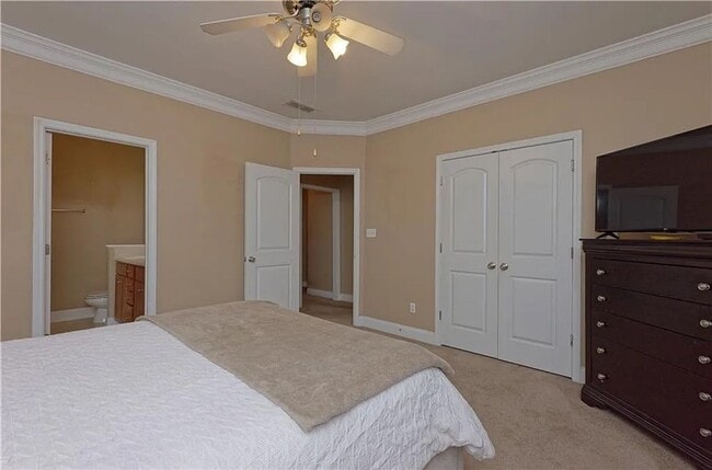 Building Photo - 5 Bedroom 3.5 Bathroom House in Douglasvil...