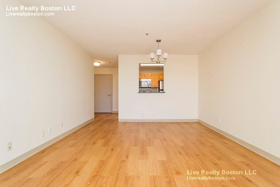 140 Dartmouth St, Boston, MA 02116 Townhome Rentals in Boston MA