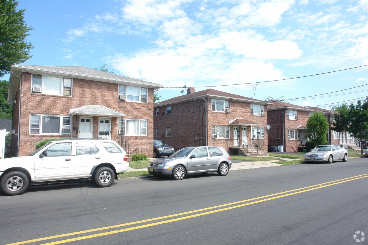 711725 E Elizabeth Ave, Linden, NJ 07036 Apartments Linden, NJ