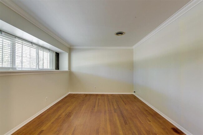Building Photo - 5846 Willow Oak Dr
