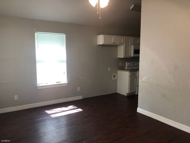 Building Photo - 2 br, 1 bath House - 2103 Ark St