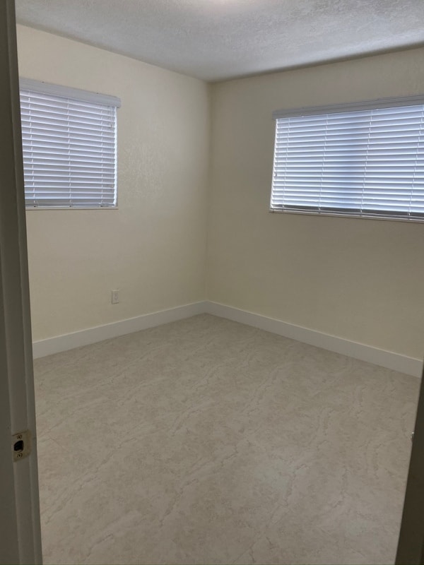 Foto del edificio - 1331 W 33rd St