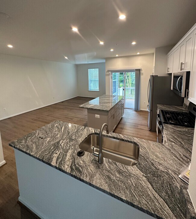 Foto del edificio - 7808 Wolf Run Ln
