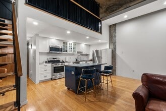 Building Photo - 156 Porter St