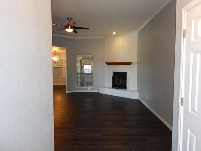 Building Photo - 106 Cedar Ridge Dr