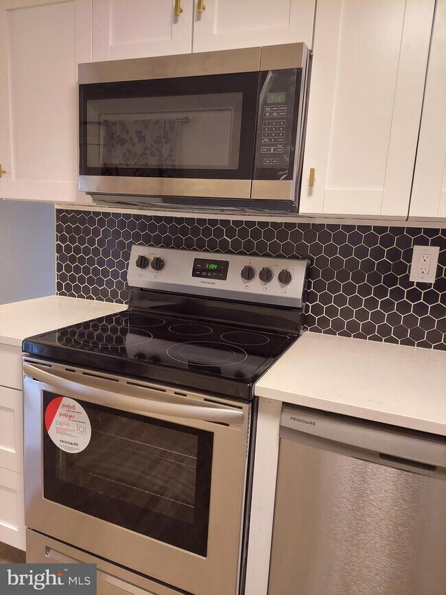 6 Madeley Ct, Winslow Township, NJ 08081 Townhome Rentals in Winslow