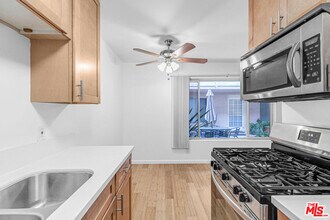 Building Photo - 2627 5th St Building Photo - 2627 5th St