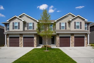 Building Photo - 9326 N Main St