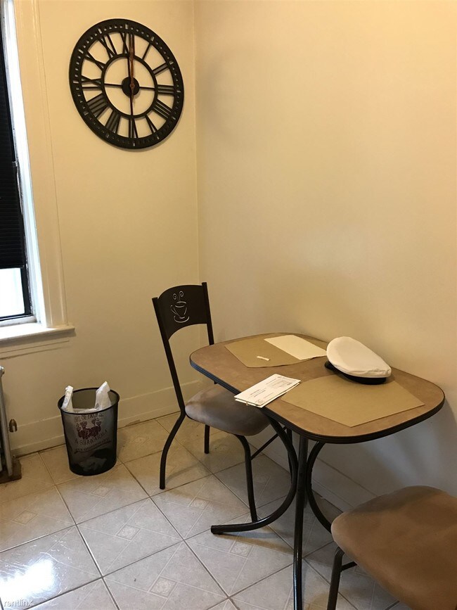 Foto del edificio - 3088 23rd St