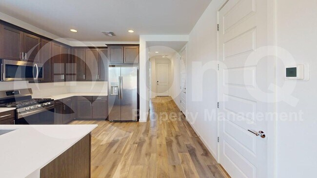 Foto del edificio - 17108 W Fallen Leaf Ln