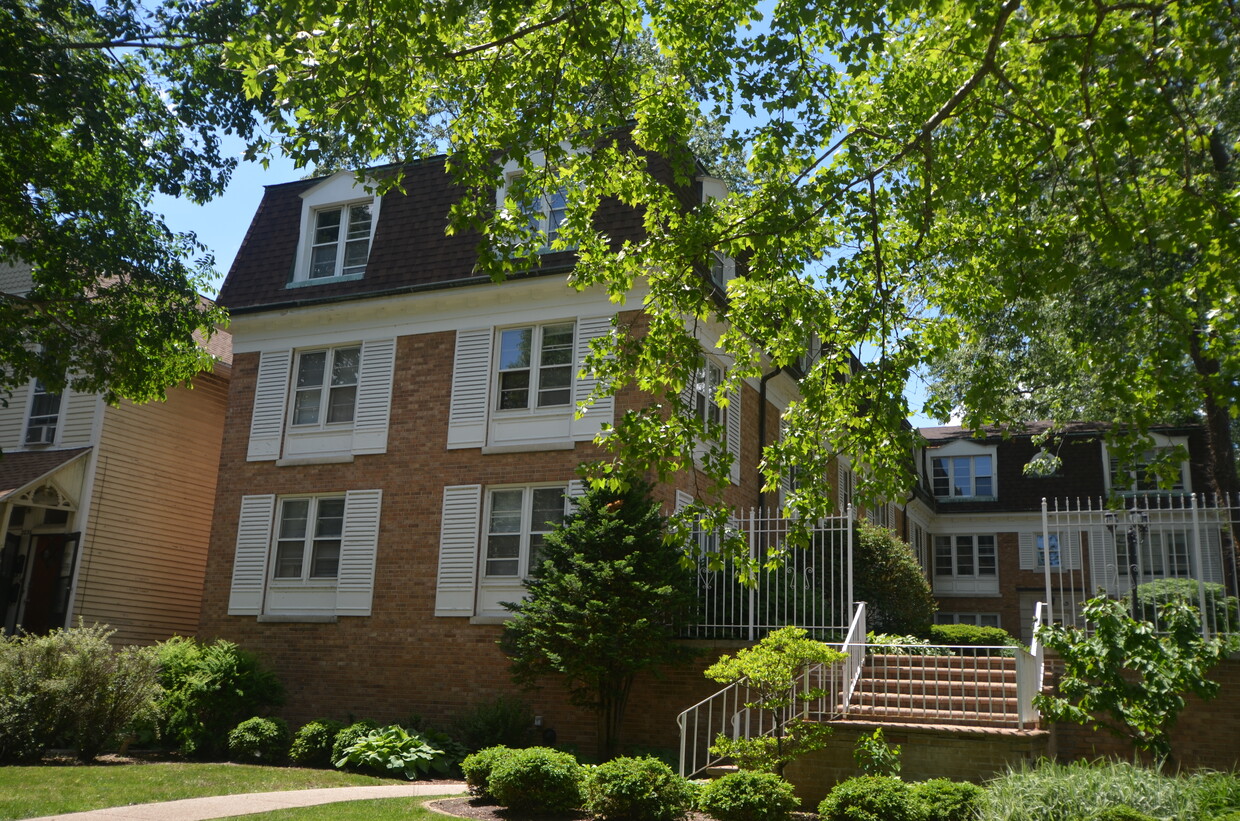 Foto principal - 2038 Sherman Ave
