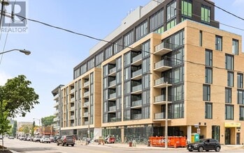 Building Photo - 6 Chartwell Rd