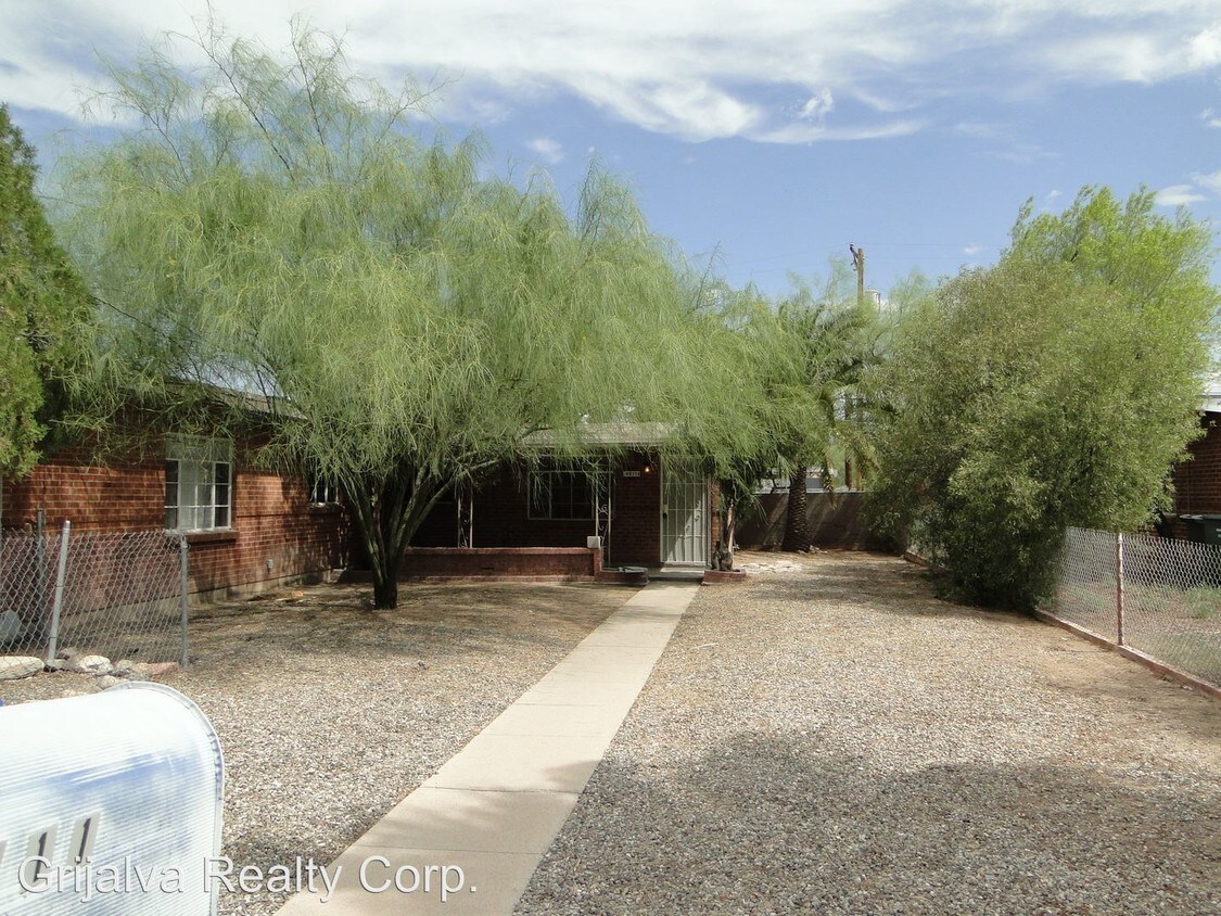 Primary Photo - 4609 E 18th St