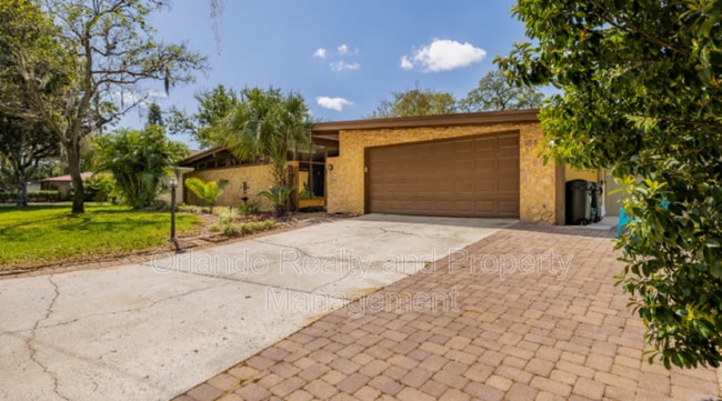 Photo - 1483 Glastonberry Rd House